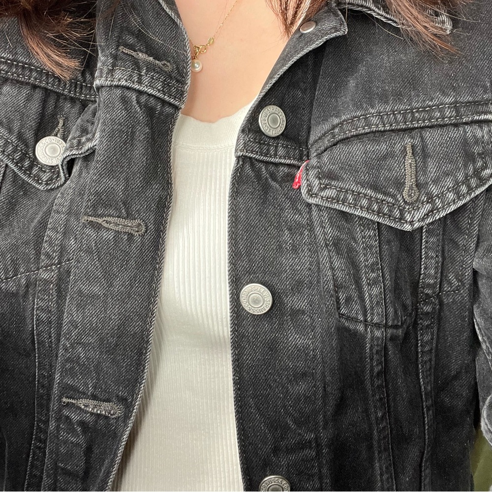Levis black jean jacket - Picture 3 of 3